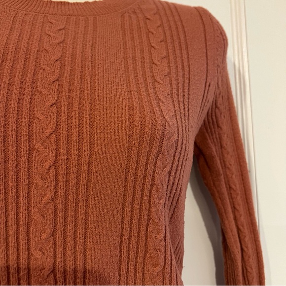 American Eagle Cable Sweater in Rust Womens Size X-Small - Picture 3 of 5